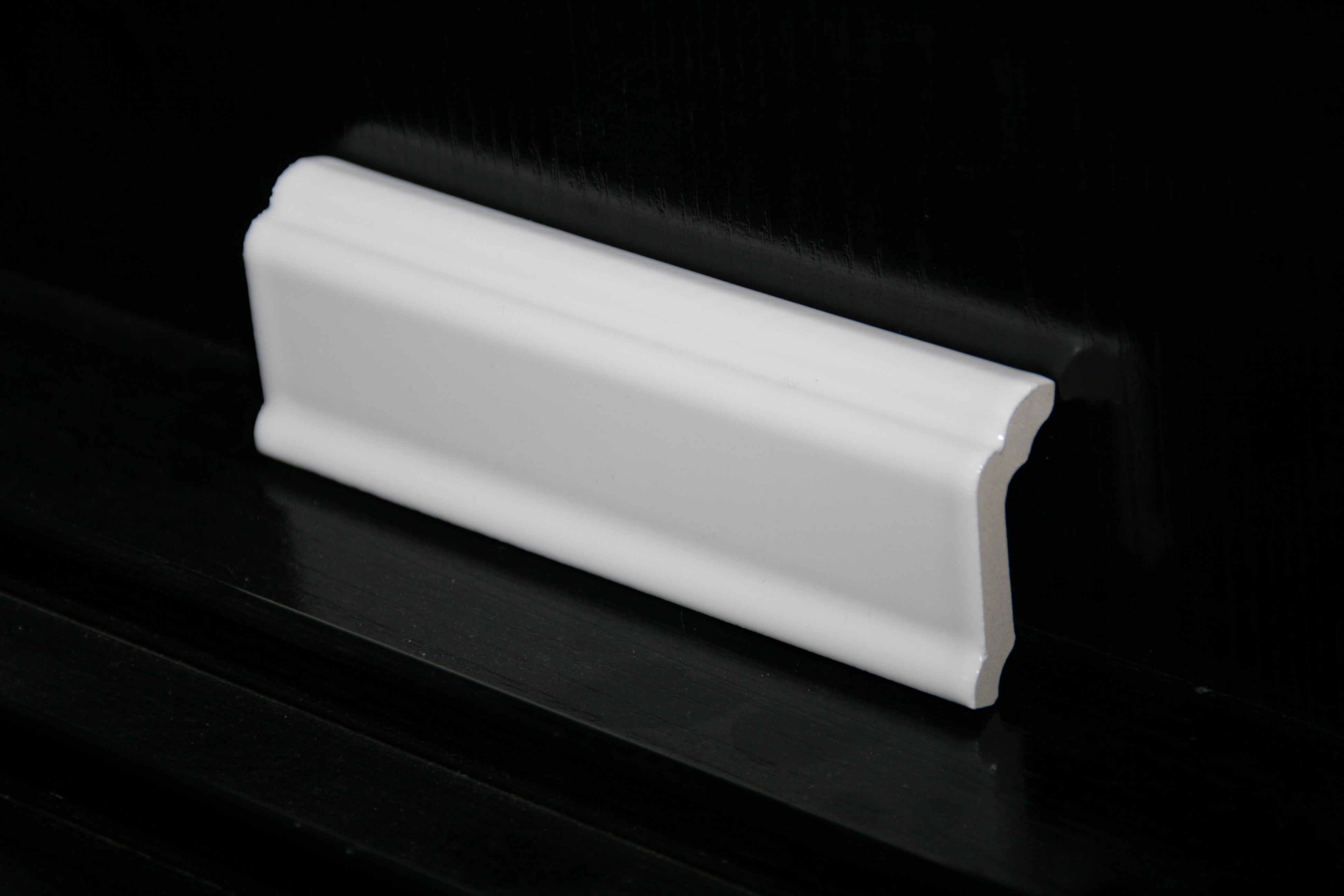 Nel styled shaped tile accent liner