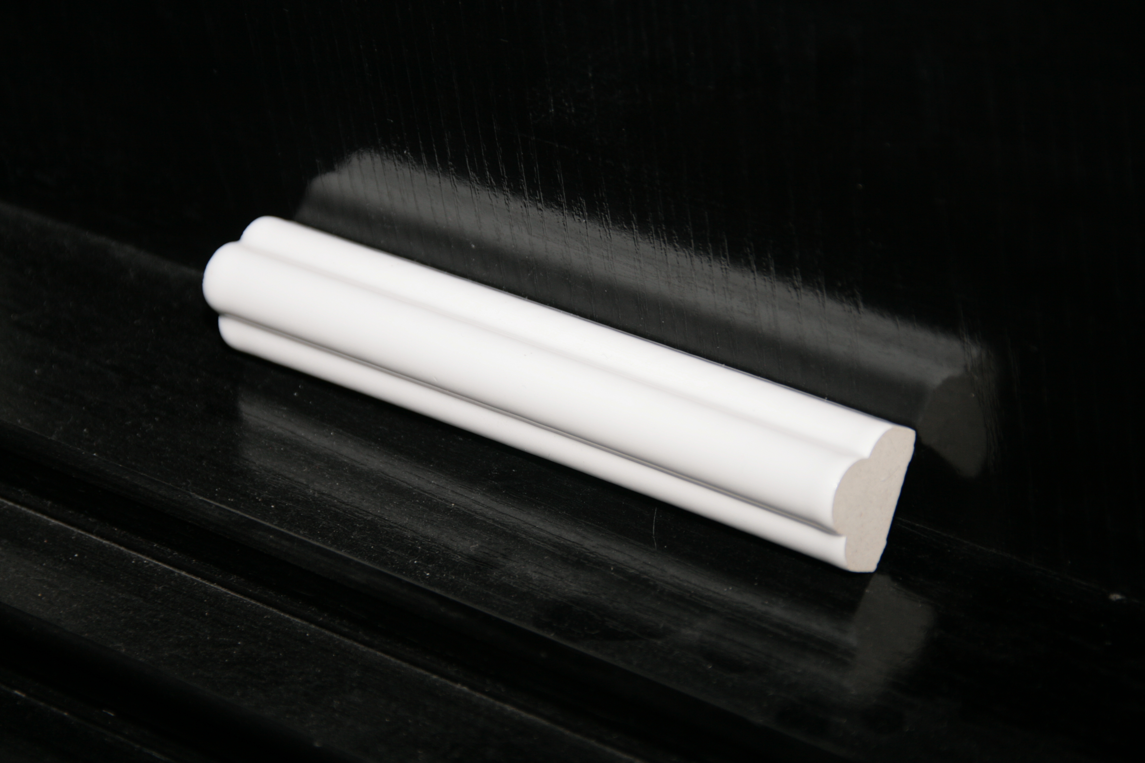 Stanly styled shaped ceramic tile accent liner